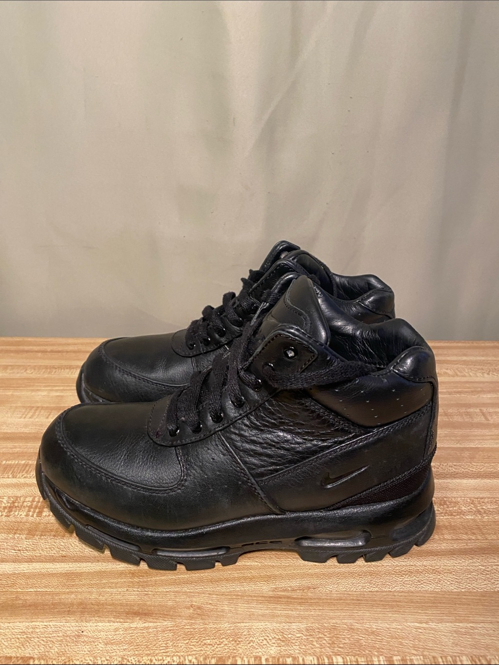 Nike Air Goadome ACG Black  Leather Youth Boots size 5.5Y